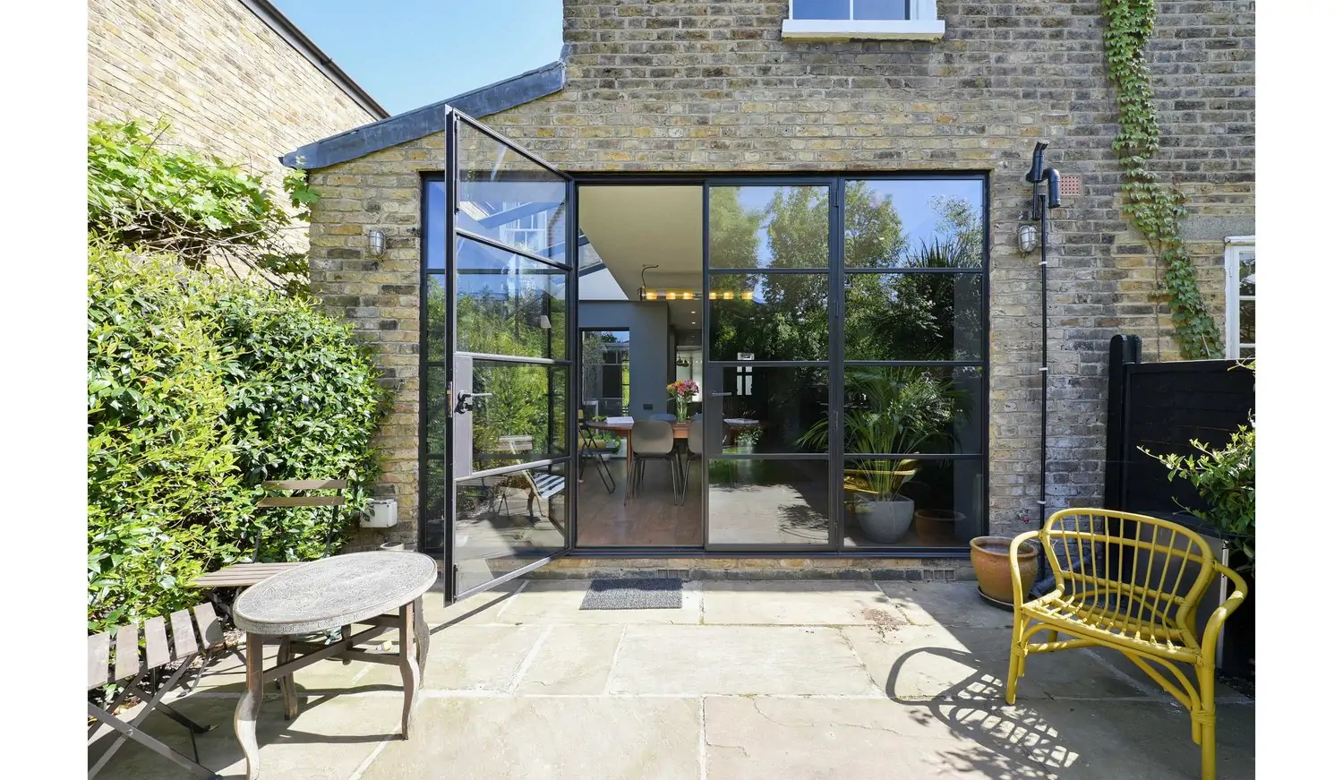 Hogarth Architects External W20 Door Screen Open