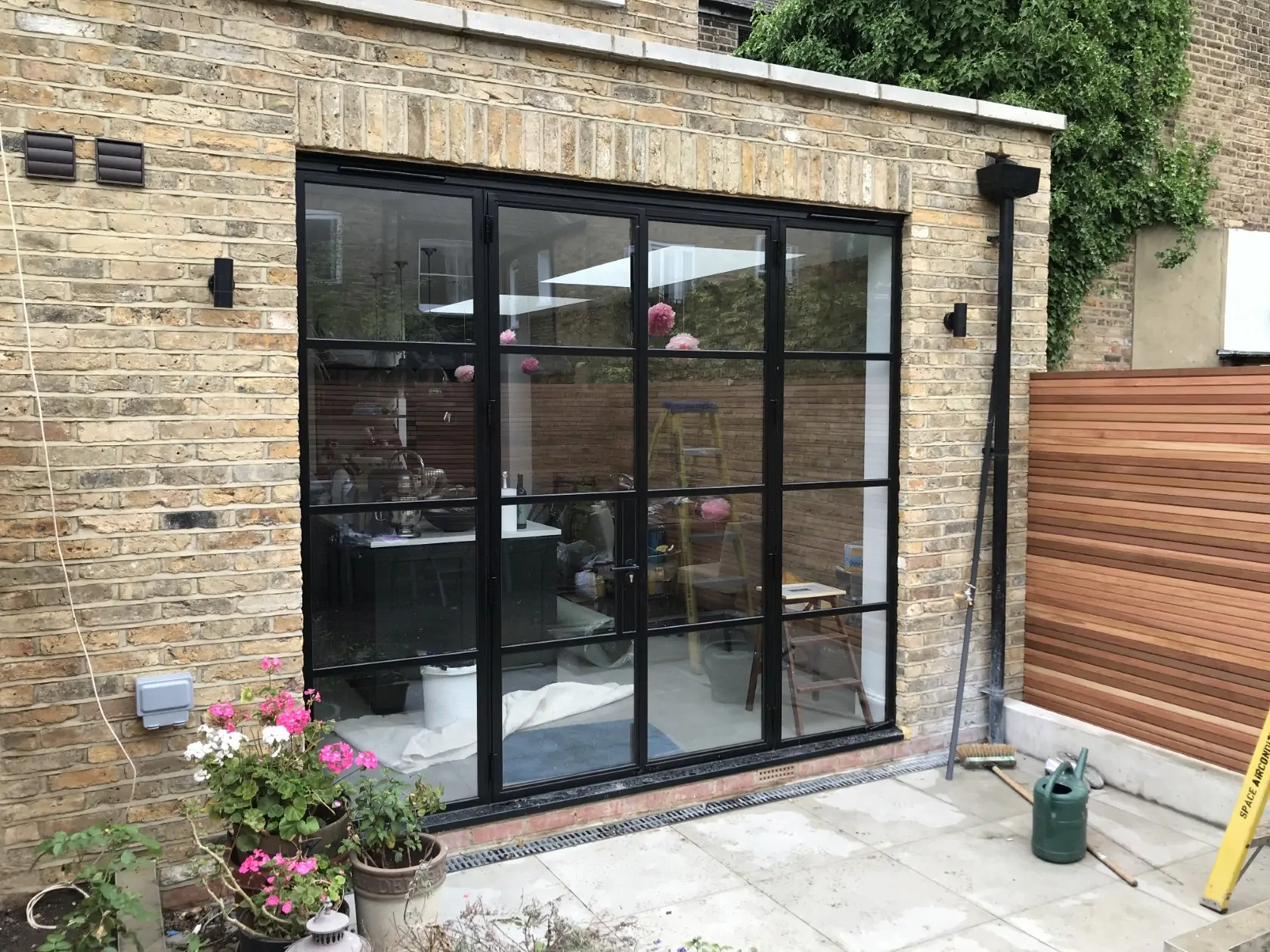 W20 Double Door Screen Ral 9005